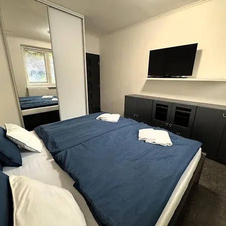 Apartment 3 Bedroom Apartment, Playground, Bounce Mat Jump Ring *
