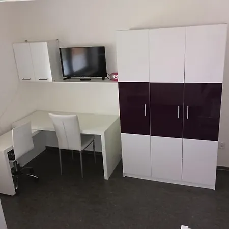 3 Bedroom Apartment, Playground, Bounce Mat Jump Ring 公寓 *