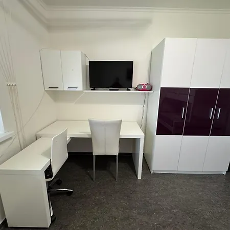 3 Bedroom Apartment, Playground, Bounce Mat Jump Ring 公寓 *