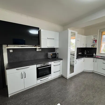 Apartment 3 Bedroom Apartment, Playground, Bounce Mat Jump Ring Ostrava