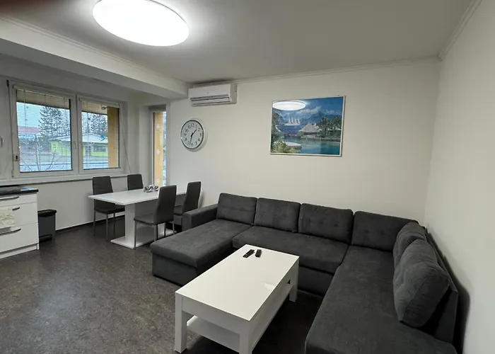 3 Bedroom Apartment, Playground, Bounce Mat Jump Ring Apartment