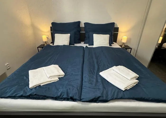 3 Bedroom Apartment, Playground, Bounce Mat Jump Ring Apartment *